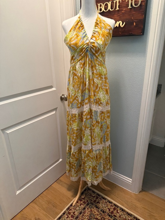 ILLA ILLA Dresses & Skirts - ILLA ILLA Yellow Floral Halter Maxi Dress with Lace Trim